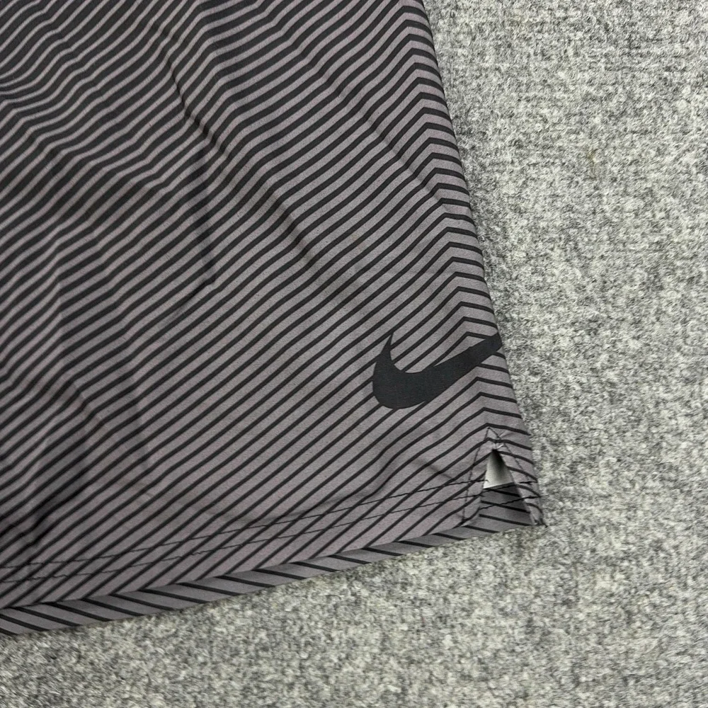 Nike Board Shorts Mens 38 Black Striped Swim Trunks Drawstring Pocket Stretch